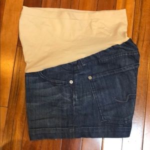 7 for all mankind jeans shorts maternity size small fits like  a size 27
